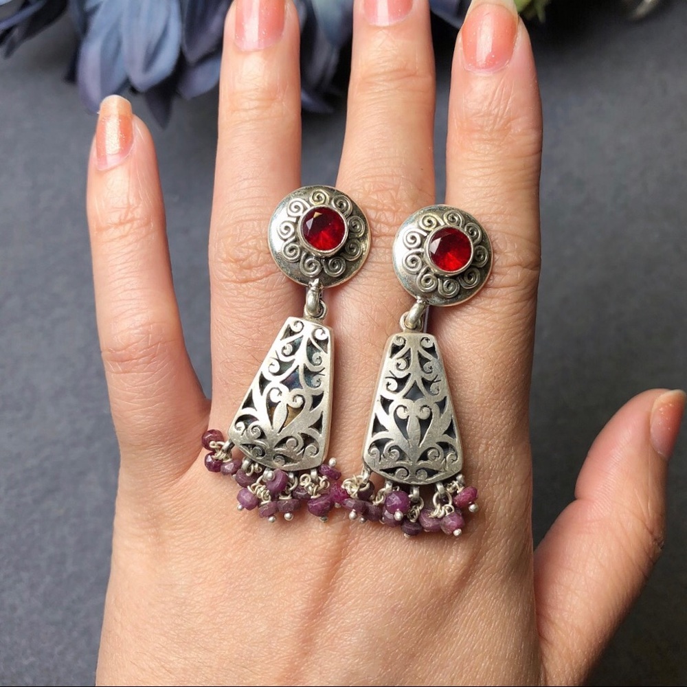 ‼️Clearance‼️Sterling silver garnet earring